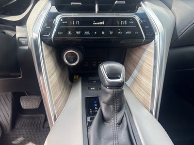 2024 Toyota Venza LE