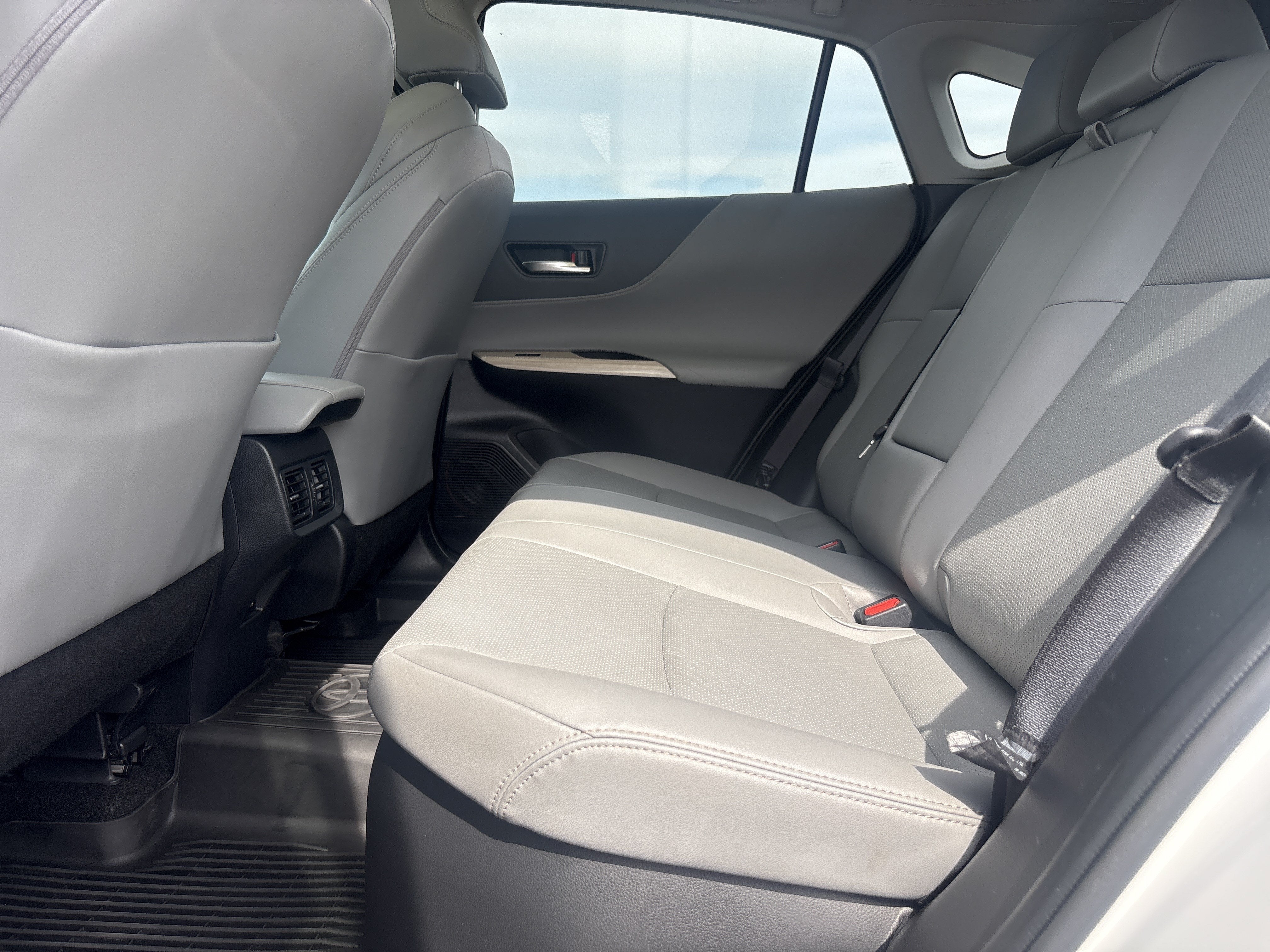 2024 Toyota Venza LE