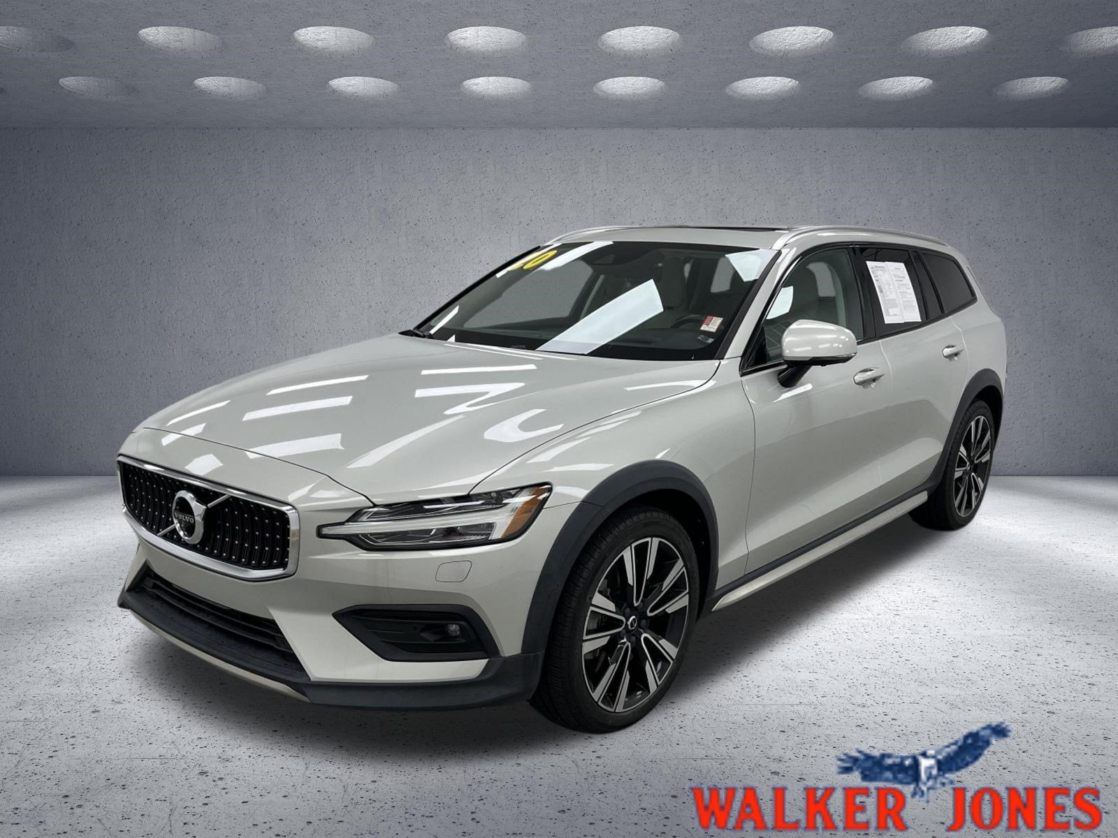 2020 Volvo V60 Cross Country Base