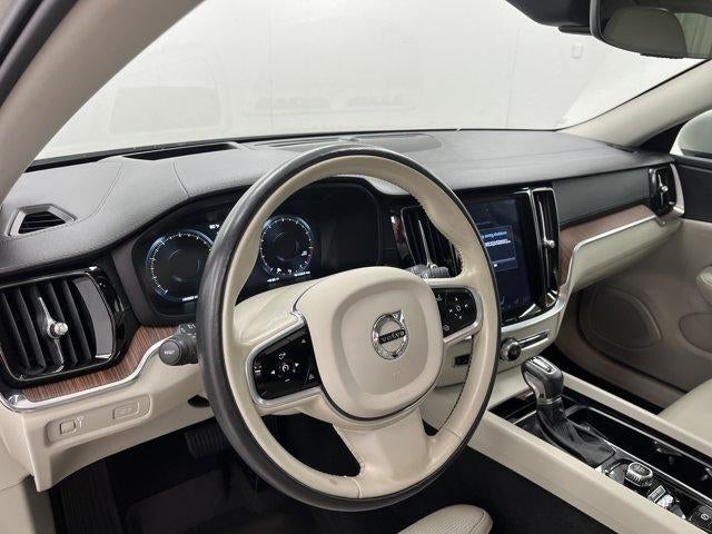 2020 Volvo V60 Cross Country Base