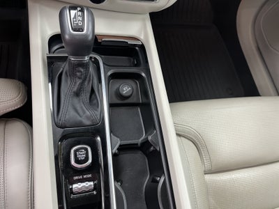 2020 Volvo V60 Cross Country Base