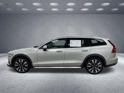 2020 Volvo V60 Cross Country Base