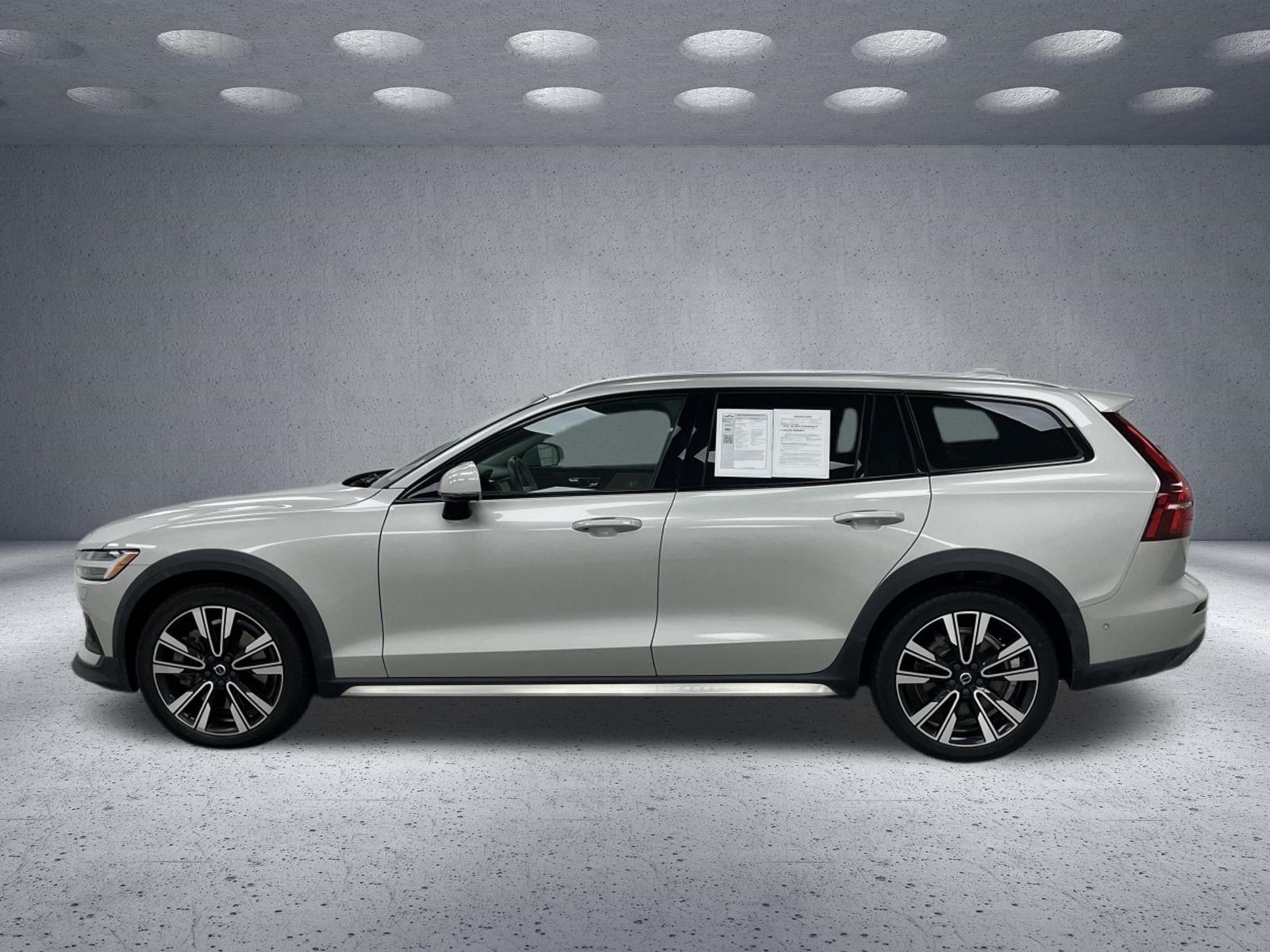 2020 Volvo V60 Cross Country Base