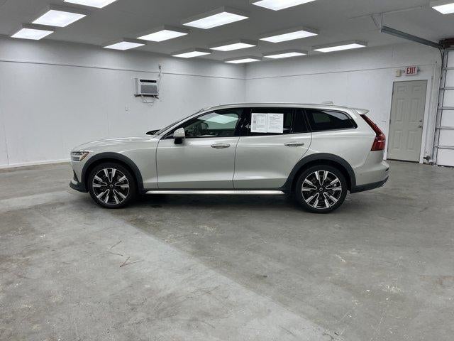 2020 Volvo V60 Cross Country Base