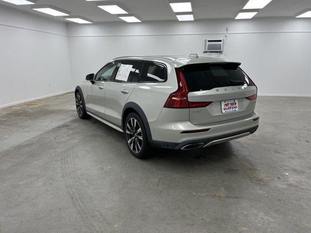 2020 Volvo V60 Cross Country Base