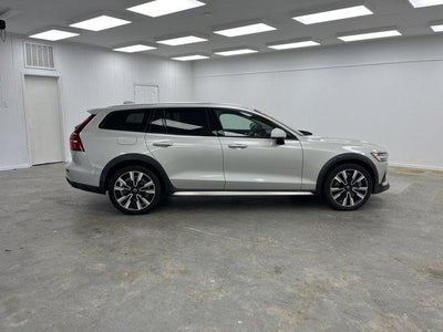 2020 Volvo V60 Cross Country Base